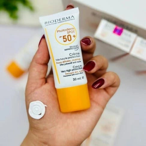 کرم ضد آفتاب، spf50 بی رنگ