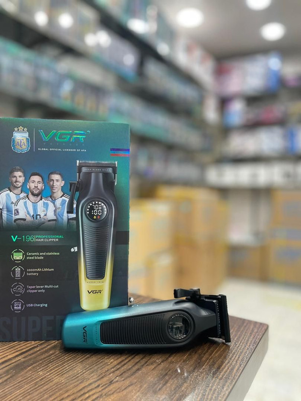 ماشین اصلاح وی جی آر مدل VGR V-196 رنگ رندوم